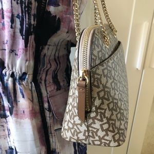 gramercy town & country dome crossbody